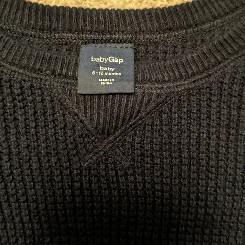 6-9 month Baby gap waffle knit sweater - Picture 3 of 3
